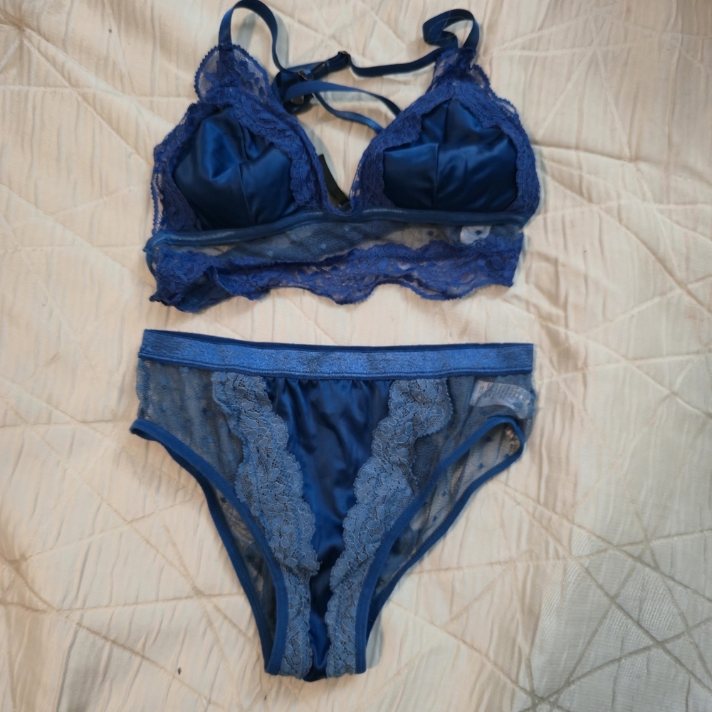 Fashion Nova Blue Satin Lace Lingerie Set XS - Picture 2 of 6